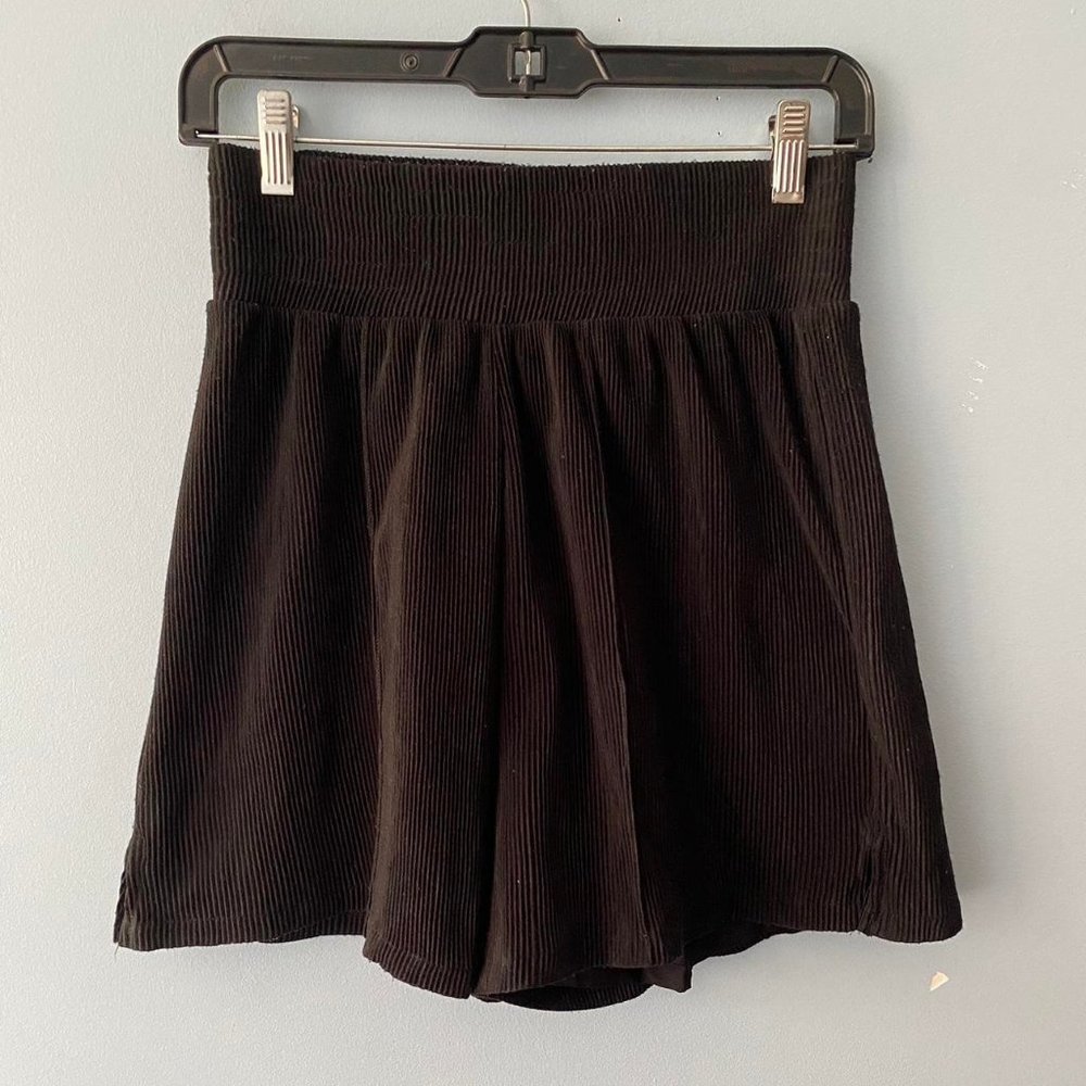 Vintage Black pleated breezy shorts